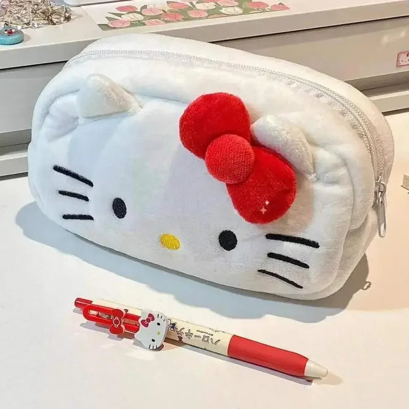 Hello Kitty Estojo de Pelúcia