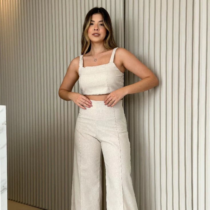 Conjunto Casual Chic em Linho com Calça Wide Leg Pantalona e Blusa Regata