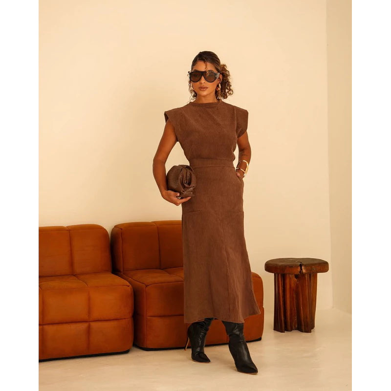 Conjunto saia e blusa em cotelê