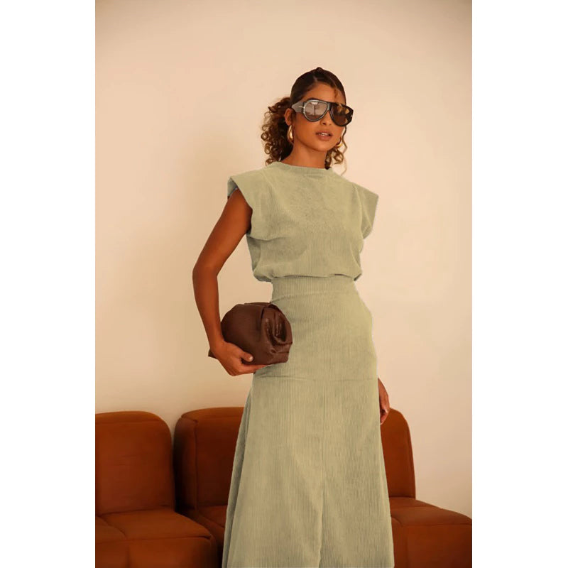 Conjunto saia e blusa em cotelê